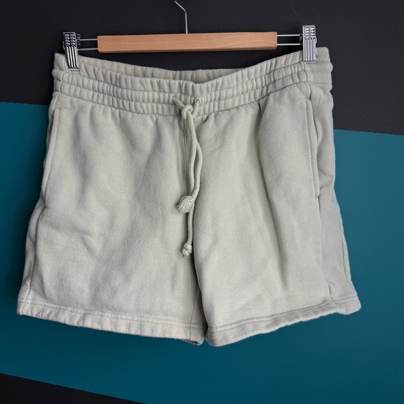 TNA Soft Cream Athletic Shorts Boyfriend Medium - Picture 1 of 9